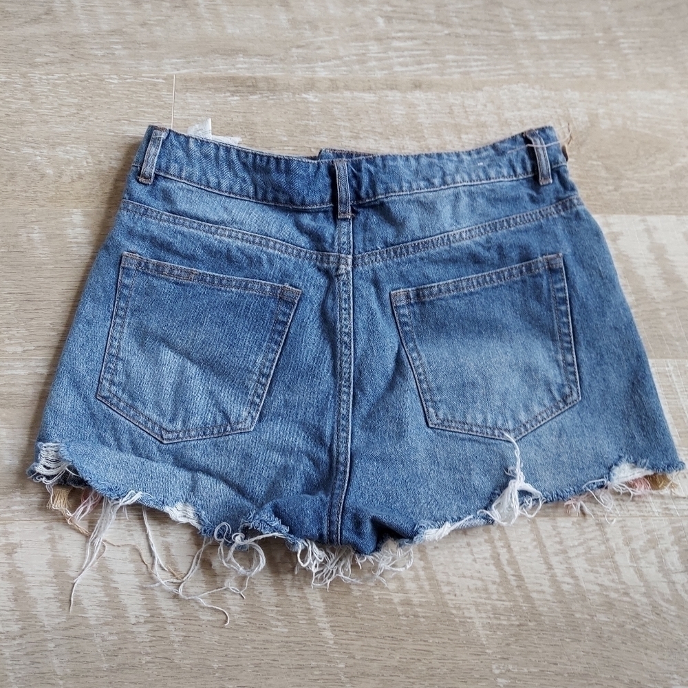 Cropp Cute Distressed Denim Shorts - Picture 3 of 11